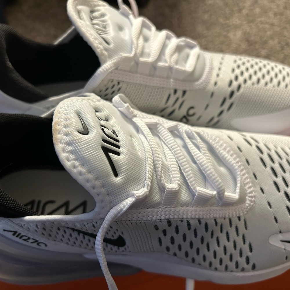 Woman’s Nike shoes - Picture 4 of 7